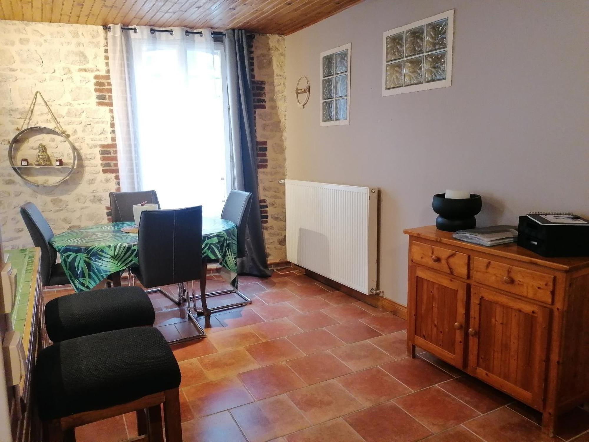 Gite A Sees Avec Garage Prive En Centre Ville Room photo